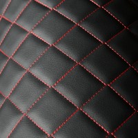 Экокожа стёганая «intipi» Boxy (чёрный/красный, ширина 1.35 м, толщина 5.85 мм)